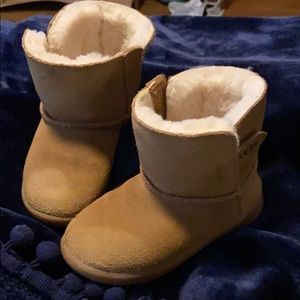 Toddler size 8 uggs